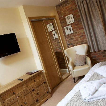 Carriages Telford Hotel Bagian luar foto