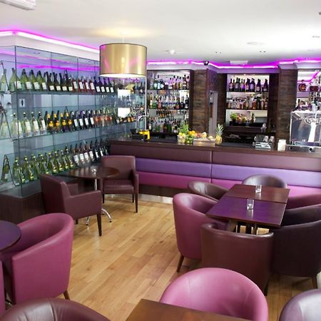Carriages Telford Hotel Bagian luar foto